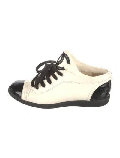 Pre-owned Chanel 2008 Interlocking Cc Logo Sneakers In Neutral