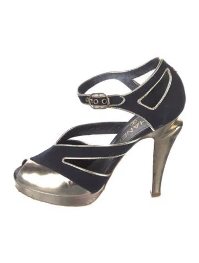 Pre-owned Chanel 2008 Interlocking Cc Logo T-strap Pumps In Blue