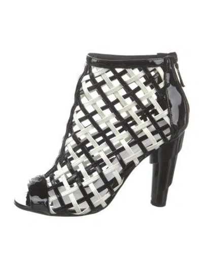 Pre-owned Chanel 2009 Interlocking Cc Logo Boots In Black