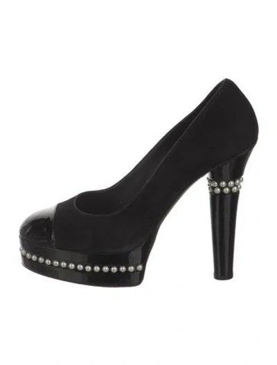 Pre-owned Chanel 2009 Interlocking Cc Logo Pumps In Black