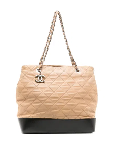 Pre-owned Chanel 2010-2011 Diamond-quilted Tote Bag In Neutrals