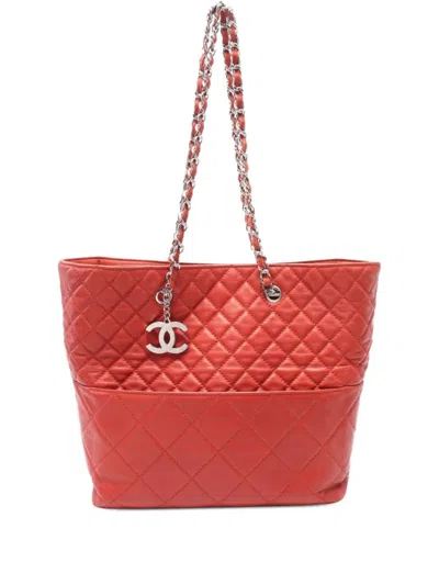 Pre-owned Chanel 2010-2011 Matelassé Chain Tote Bag In Red