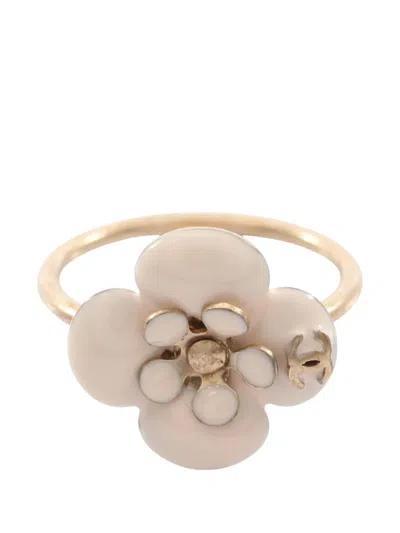 Pre-owned Chanel 2010 Cc Gold Plated And Enamel Flower Ring Costume Ring