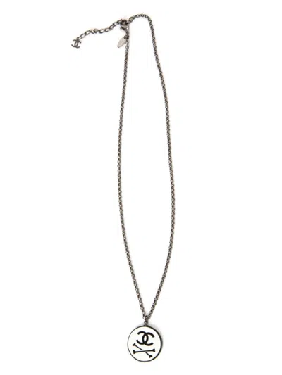 Pre-owned Chanel 2010 Cc Necklace In Silver