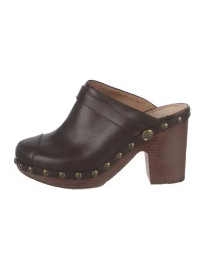 Pre-owned Chanel 2010 Interlocking Cc Logo Mules In Brown
