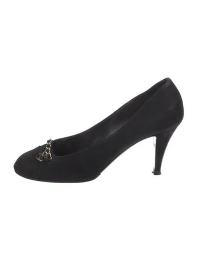 Pre-owned Chanel 2010 Interlocking Cc Logo Pumps In Black