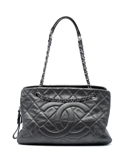 Pre-owned Chanel 2010-2011 Cc Quilted Caviar Chain Tote Bag In Gray