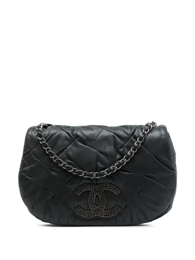 Pre-owned Chanel 2010-2011 Iridescent Calfskin East Glint Flap Crossbody Bag In Black