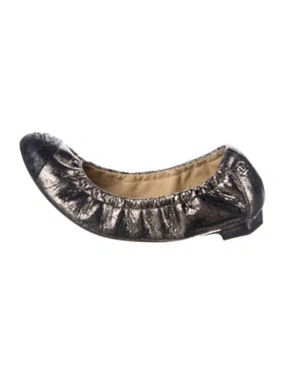 Pre-owned Chanel 2011 Interlocking Cc Logo Ballet Flats In Silver