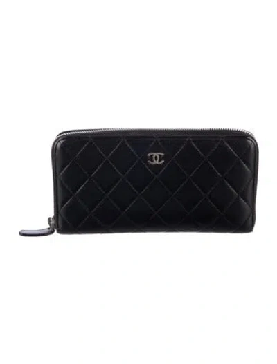 Pre-owned Chanel 2011 Interlocking Cc Logo Continental Wallet In Black