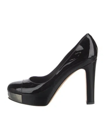Pre-owned Chanel 2011 Patent Leather Pumps In Black
