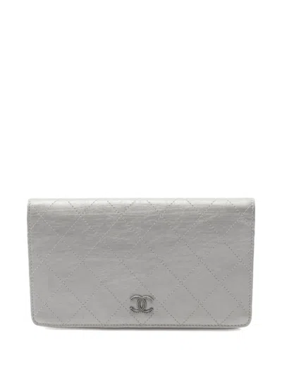 Pre-owned Chanel 2011 Quilted Leather Wallet In Gray