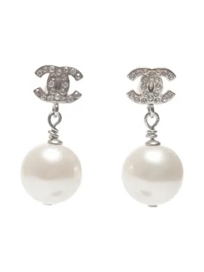 Pre-owned Chanel 2012 Cc Mark Faux Pearl Drop Earrings In White