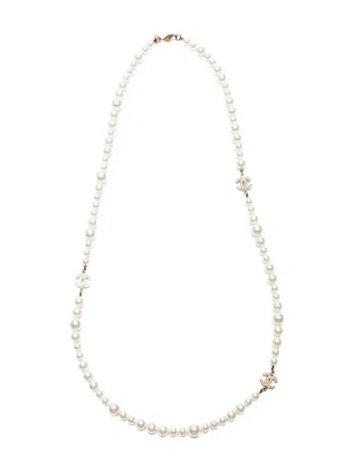 Pre-owned Chanel 2012 Cc Mark Pearl Necklace In White