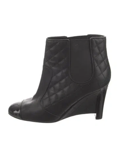 Pre-owned Chanel 2012 Interlocking Cc Logo Chelsea Boots In Black