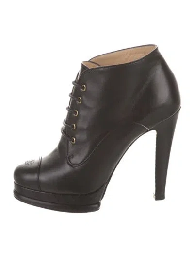 Pre-owned Chanel 2012 Interlocking Cc Logo Lace-up Boots In Black