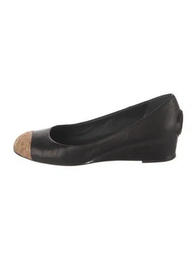 Pre-owned Chanel 2012 Interlocking Cc Logo Pumps In Black
