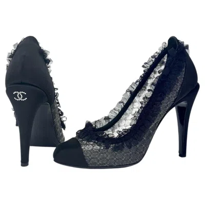 Pre-owned Chanel 2012 Lagerfeld Cc Logo Black Ruffle Cap Toe Pumps 37.5