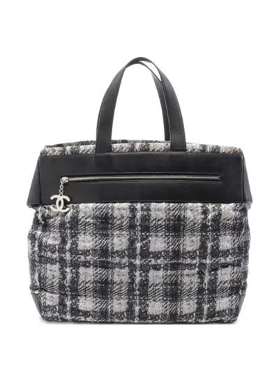 Pre-owned Chanel 2013-2014 Coco Mark Tweed Handbag In Black