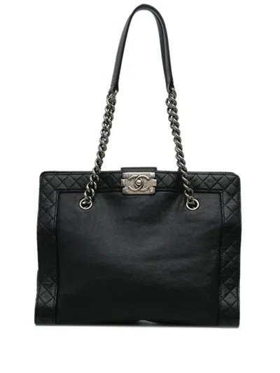 Pre-owned Chanel 2013-2014 Medium Boy Reverso Shopping Tote In 黑色