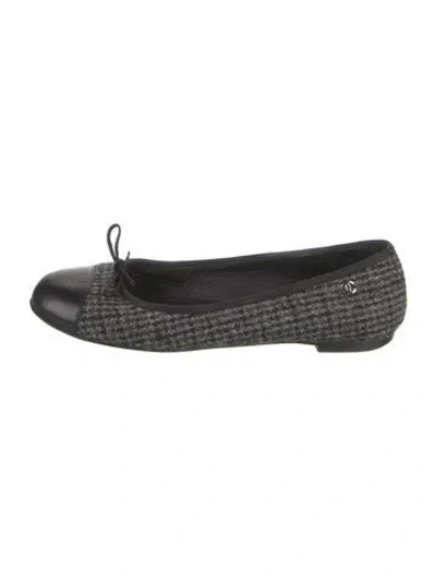 Pre-owned Chanel 2013 Interlocking Cc Logo Ballet Flats In Black/grey