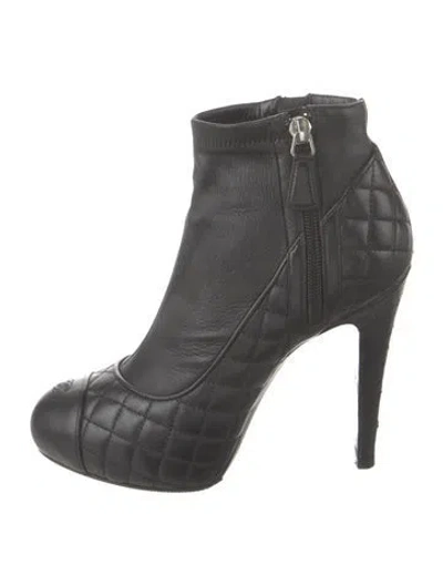 Pre-owned Chanel 2013 Interlocking Cc Logo Boots In Black