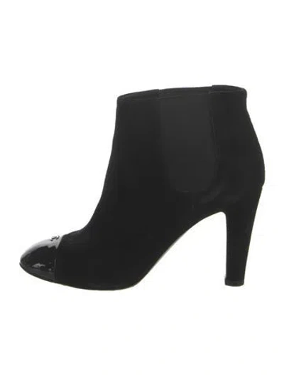 Pre-owned Chanel 2013 Interlocking Cc Logo Chelsea Boots In Black