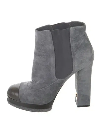 Pre-owned Chanel 2013 Interlocking Cc Logo Chelsea Boots In Grey