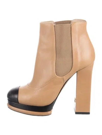 Pre-owned Chanel 2013 Interlocking Cc Logo Chelsea Boots In Neutrals