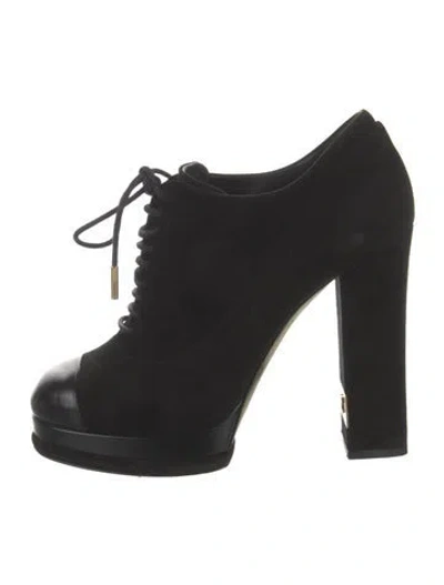 Pre-owned Chanel 2013 Interlocking Cc Logo Pumps In Black