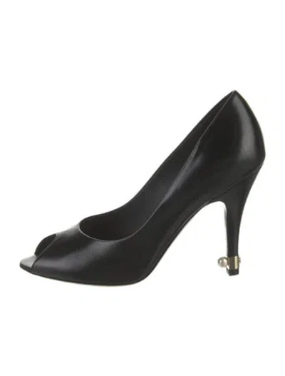 Pre-owned Chanel 2013 Interlocking Cc Logo Pumps In Black