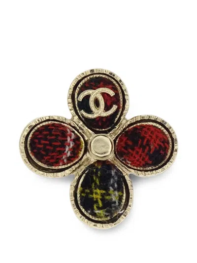 Pre-owned Chanel 2013 Tweed Clover Ring In Gold