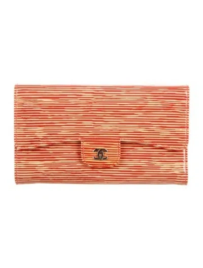 Pre-owned Chanel 2013-2014 Interlocking Cc Logo Trifold Wallet In Yellow