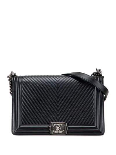 Pre-owned Chanel 2014-2015 Medium Chevron Calfskin Boy Flap Crossbody Bag In Black