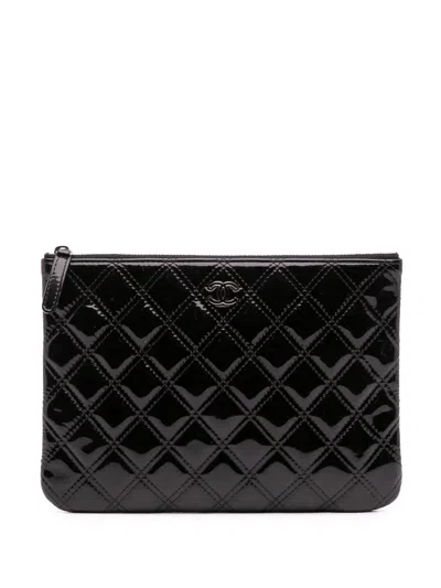 Pre-owned Chanel 2014-2015 Medium Quilted Patent O Case Clutch Bag In Black