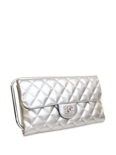 Pre-owned Chanel 2014 Cc Metallic Quilted Patent Metal Handle Clutch Bag In Silver
