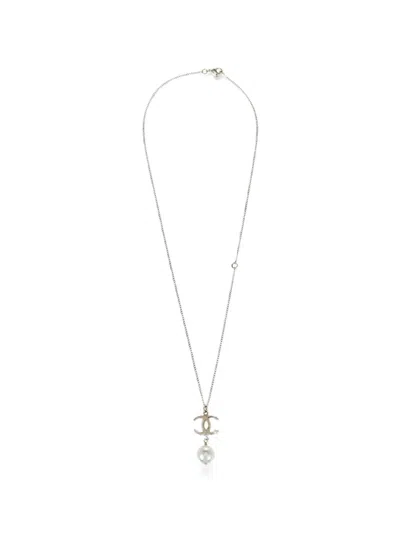 Pre-owned Chanel 2014 Cc Pearl Necklace In Silver