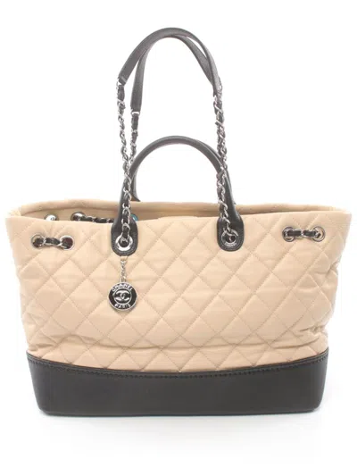 Pre-owned Chanel 2014 Diamond-quilted Tote Bag In Neutrals