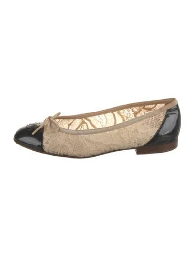 Pre-owned Chanel 2014 Interlocking Cc Logo Ballet Flats In Neutral