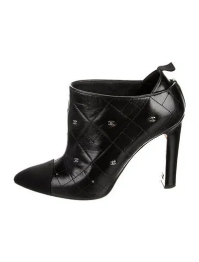 Pre-owned Chanel 2014 Interlocking Cc Logo Boots In Black