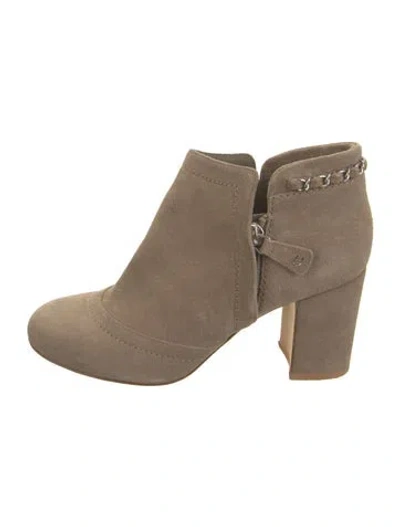 Pre-owned Chanel 2014 Interlocking Cc Logo Chelsea Boots In Neutrals