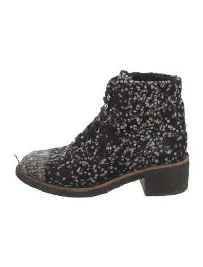 Pre-owned Chanel 2014 Interlocking Cc Logo Combat Boots In Black