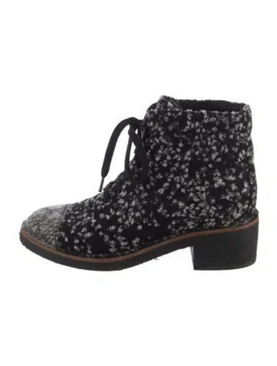 Pre-owned Chanel 2014 Interlocking Cc Logo Lace-up Boots In Black