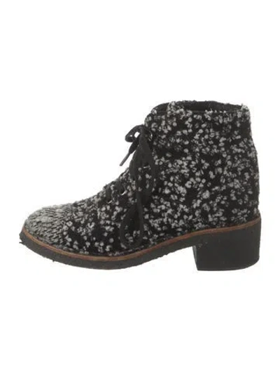 Pre-owned Chanel 2014 Interlocking Cc Logo Lace-up Boots In Black