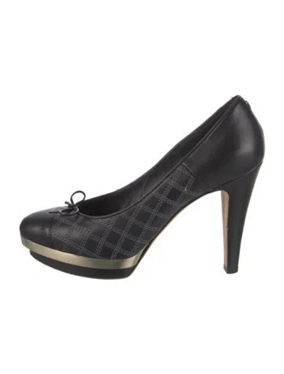 Pre-owned Chanel 2014 Interlocking Cc Logo Pumps In Black