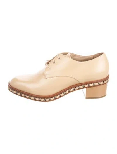 Pre-owned Chanel 2014 Interlocking Cc Logo Pumps In Neutral