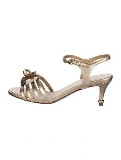 Pre-owned Chanel 2014 Interlocking Cc Logo Sandals In Gold/metallic