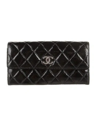 Pre-owned Chanel 2014 Interlocking Cc Logo Wallet In Black