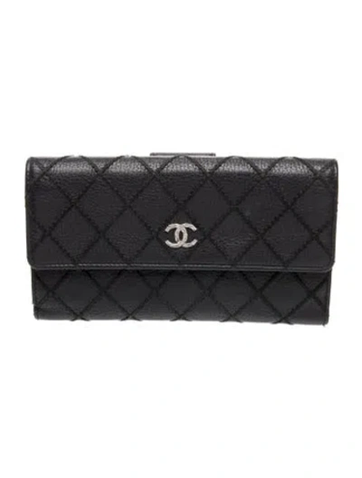 Pre-owned Chanel 2014 Interlocking Cc Logo Wallet In Black