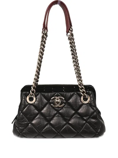 Pre-owned Chanel 2014 Quilted Chain Handbag In Black